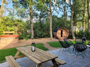Retro Chic Wellness met hottub & sauna